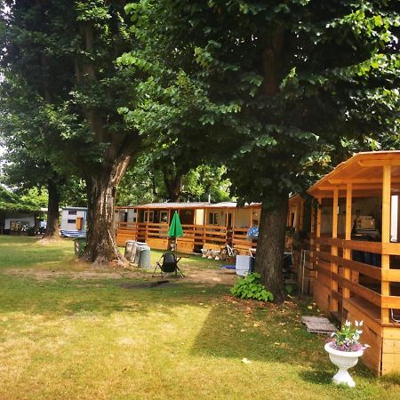 Camping No Stress Hotel โกโม ภายนอก รูปภาพ
