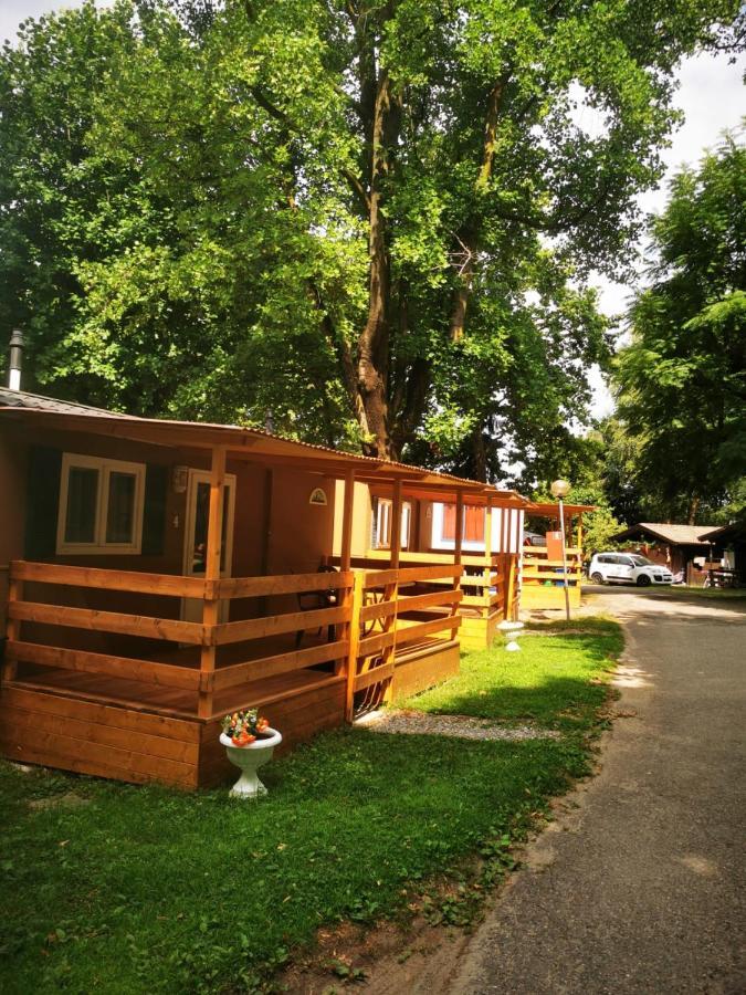 Camping No Stress Hotel โกโม ภายนอก รูปภาพ