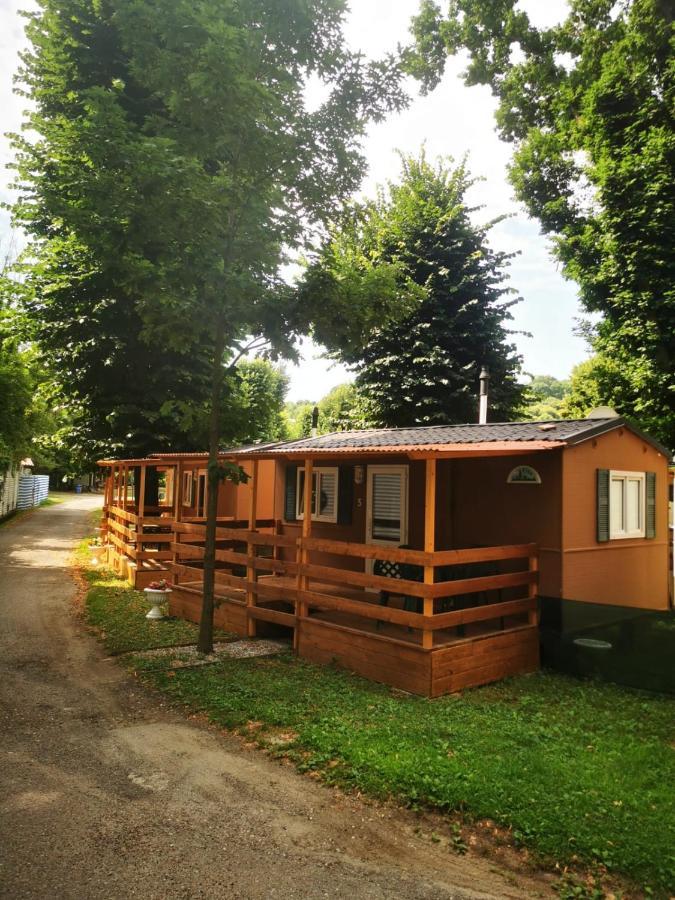 Camping No Stress Hotel โกโม ภายนอก รูปภาพ