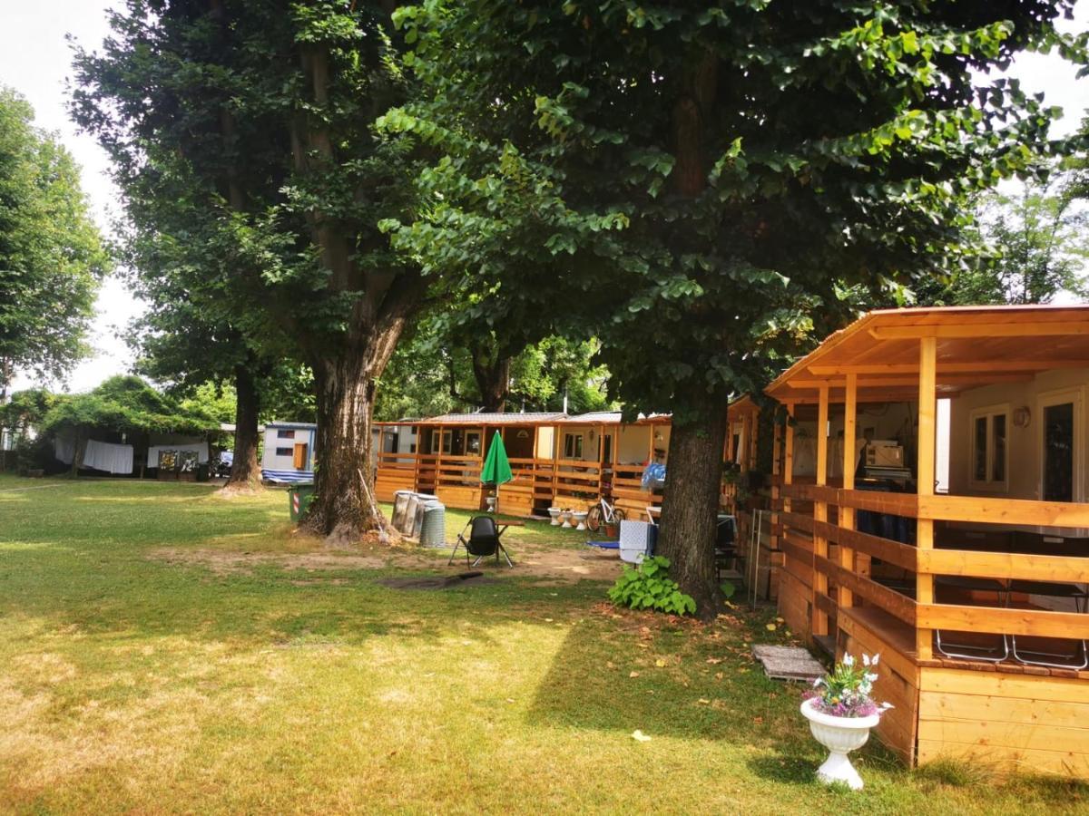 Camping No Stress Hotel โกโม ภายนอก รูปภาพ