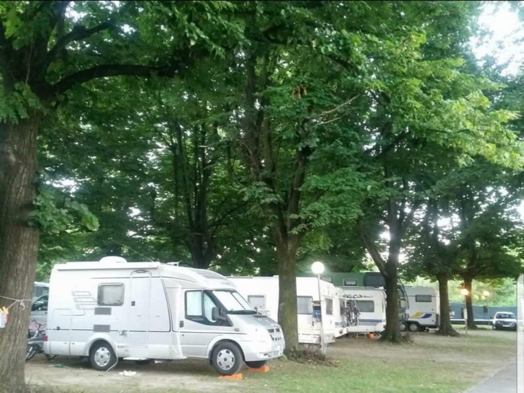 Camping No Stress Hotel โกโม ภายนอก รูปภาพ