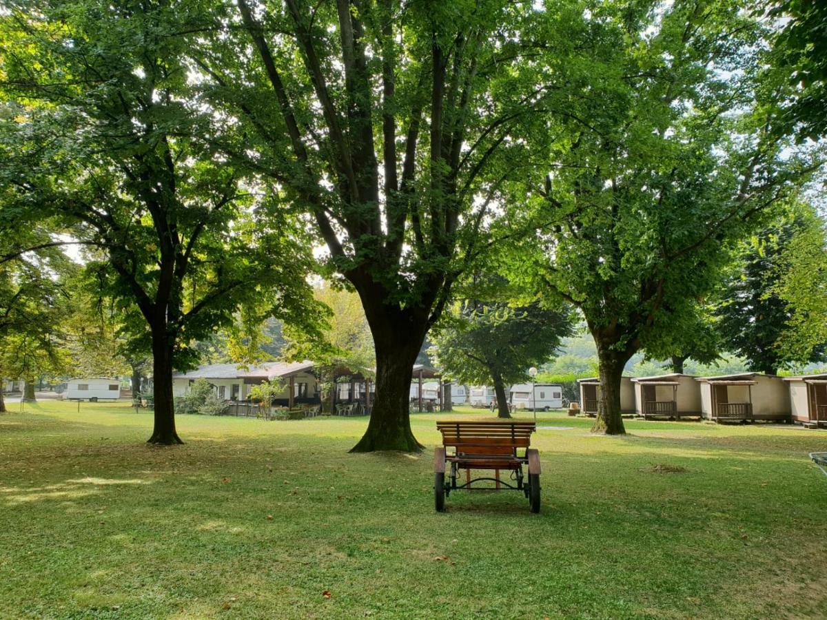Camping No Stress Hotel โกโม ภายนอก รูปภาพ